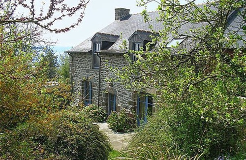 Saint-Suliac Other | 130 m² Accommodation ∙ 3 bedrooms ∙ 6 guests