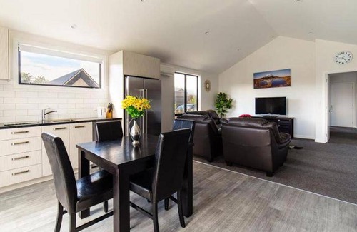 Lake Hayes Apartment | 130 m² Apartment ∙ 4 bedrooms ∙ 8 guests