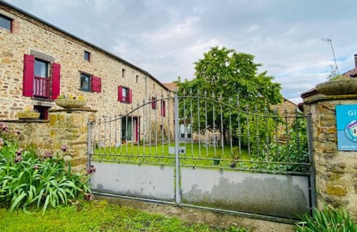 Saint-Beauzire Cottage | 130 m² Cabin ∙ 3 bedrooms ∙ 6 guests