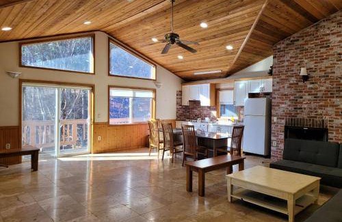 Bongpyeong Ski Chalet | 130 m² Chalet ∙ 2 bedrooms ∙ 6 guests