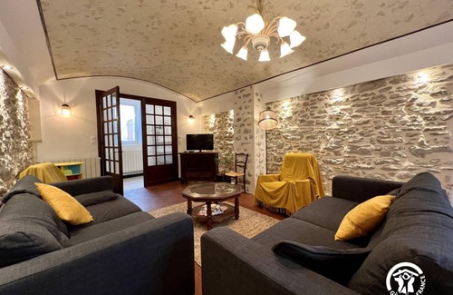 Saint-Martin-Lalande House | 130 m² Gîte ∙ 4 bedrooms ∙ 8 guests
