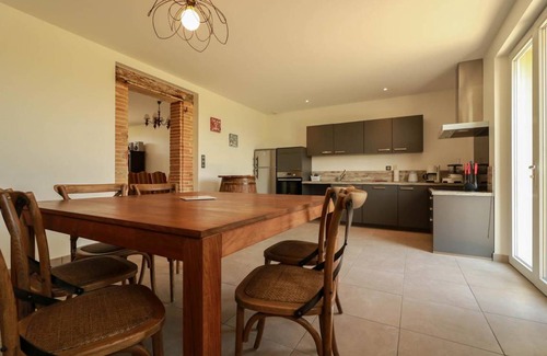 Lauzerville House | 130 m² Gîte ∙ 3 bedrooms ∙ 6 guests