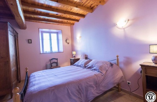 Saint-Julia House | 130 m² Gîte ∙ 3 bedrooms ∙ 6 guests