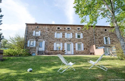 Peslieres House | 130 m² Gîte ∙ 4 bedrooms ∙ 10 guests