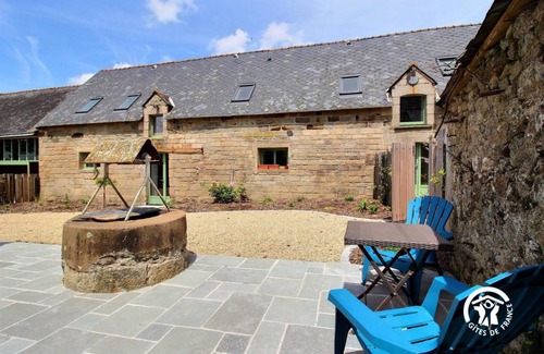 Neulliac House | 130 m² Gîte ∙ 5 bedrooms ∙ 10 guests