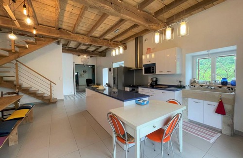 Beyrie-sur-Joyeuse House | 130 m² Gîte ∙ 3 bedrooms ∙ 6 guests
