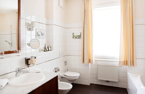 Klagenfurt am Woerthersee Hotel | 130 m² Hotel ∙ 2 bedrooms ∙ 6 guests