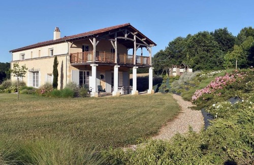 Cause-de-Clerans House | 130 m² House ∙ 1 bedroom ∙ 2 guests