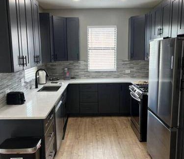 Castleberry Hill House | 130 m² House ∙ 2 bedrooms ∙ 6 guests