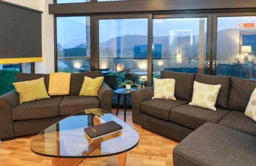 Aberfeldy House | 130 m² House ∙ 3 bedrooms ∙ 6 guests