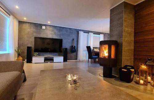 Tromvik House | 130 m² House ∙ 3 bedrooms ∙ 8 guests