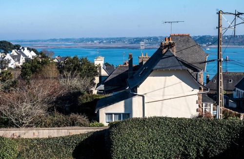 Perros-Guirec House | 130 m² House ∙ 5 bedrooms ∙ 8 guests