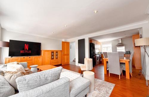 Fitzrovia Apartment | 1300ft Fitzrovia Soho 2B2B by Tottenham Court Road Station Elizabeth line & Oxford Street