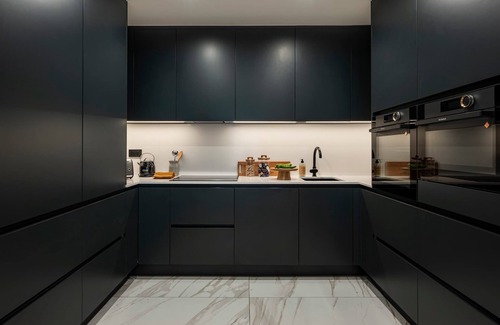 Porte-Saint-Martin Apartment | 130m² Design Flat – Haut Marais, A/C & 4 Bedrooms