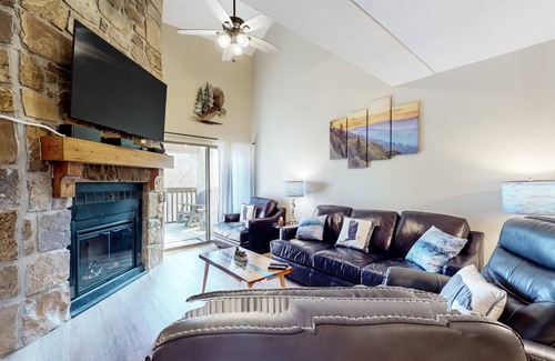 Chalet Village Condo | 131 m² Condo ∙ 2 bedrooms ∙ 7 guests