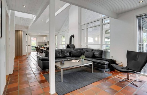 Pøt Strandby House | 132 m² House ∙ 6 bedrooms ∙ 8 guests
