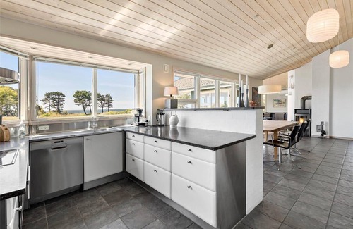 Oster Somarken House | 1329 Aakirkeby - Holsteroddevej 23