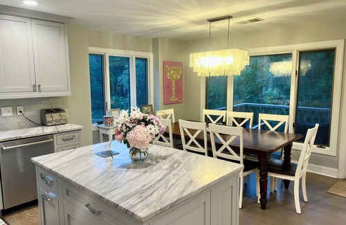 West Beach Villa | 1333 Fairway Oaks: 4BR Villa, Lagoon Views, Short 5-7 min. stroll to the Beach!