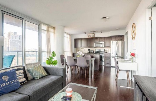 Fort York Apartment | 135 m² Apartment ∙ 3 bedrooms ∙ 8 guests