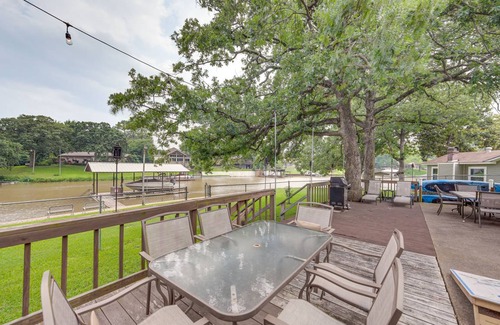 Gun Barrel City House | 135 m² House ∙ 3 bedrooms ∙ 8 guests