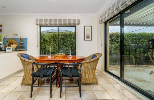 Yarralumla House | 137 m² House ∙ 3 bedrooms ∙ 6 guests