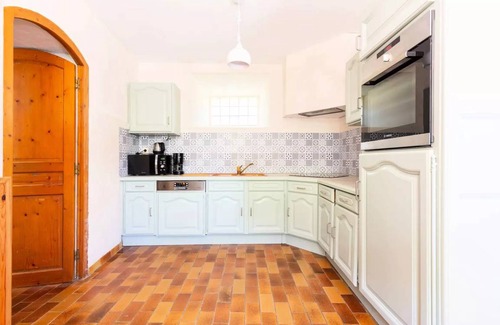Avajan House | 138 m² House ∙ 4 bedrooms ∙ 10 guests