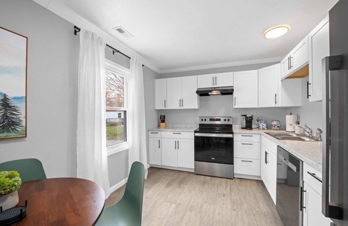 Summerlee Apartment | 13mins to NRG ⭑ HotTub ⭑ FirePit ⭑ GameRoom