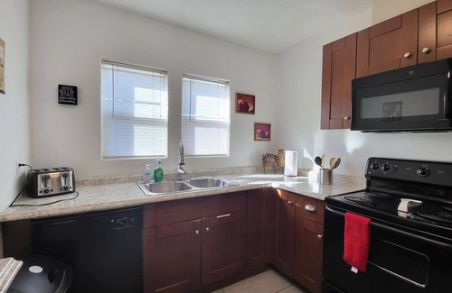 Garfield Apartment | 13th Pl Left · Charming Apt |Downtown|Phoenix|Historic|Patio