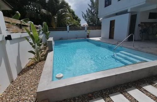 Dangriga Apartment | 14 Cedar B