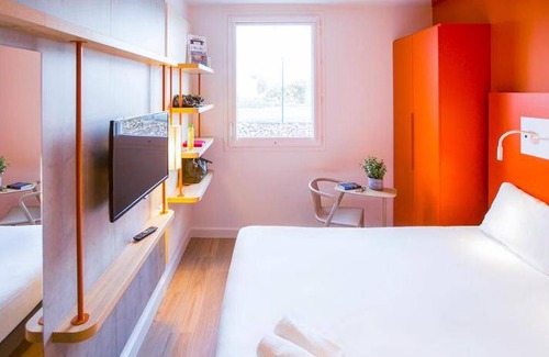 Hopitaux-Facultes Hotel | 14 m² Hotel ∙ 10 guests