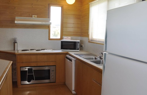Marengo House | 14 Steps - located at Apollo Bay
