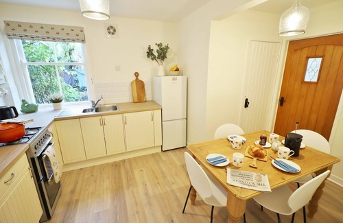 Kirkcudbright Cottage | 14 Union Street - sleeps 4 guests in 2 bedrooms