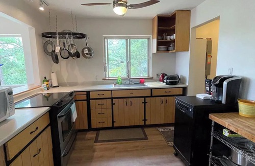 Carling Cottage | 140 Acre Secluded Cottage Retreat 2Br+1 in Muskoka