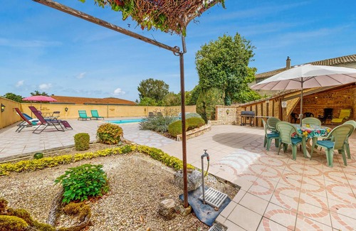 Saint-Pierre-d'Eyraud House | 140 m² House ∙ 4 bedrooms ∙ 8 guests