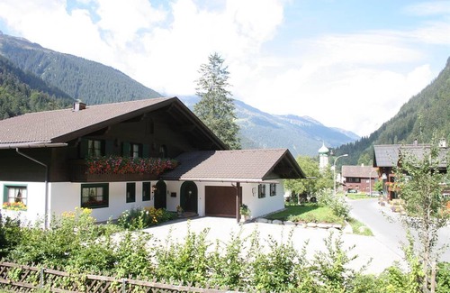 Partenen Apartment | 140 m² Apartment ∙ 3 bedrooms ∙ 10 guests