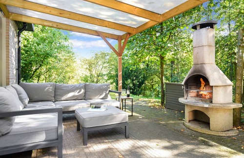 Eerbeek House | 140 m² Bungalow ∙ 5 bedrooms ∙ 10 guests