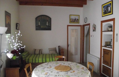 Champcey House | 140 m² House ∙ 2 bedrooms ∙ 7 guests