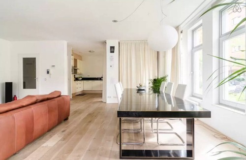 Stadionbuurt Resort | 140 m² Private room ∙ 1 bedroom ∙ 1 guest