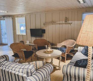 Kungshamn Apartment | 140 m² Apartment ∙ 3 bedrooms ∙ 8 guests