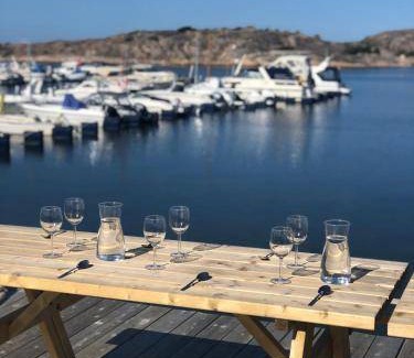Kungshamn Apartment | 140 m² Apartment ∙ 3 bedrooms ∙ 8 guests