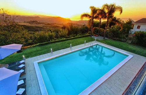 Castroreale Villa | 140 m² Villa ∙ 4 bedrooms ∙ 10 guests