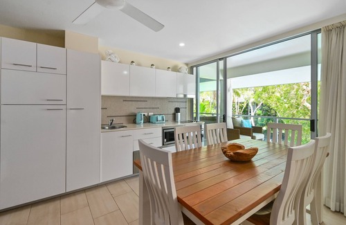 Palm Cove Apartment | 1405- DRIFT RESORT- LARGE FAMILY APARTMENT WITH STUNNING OCEAN VIEWS