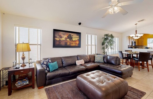 Power Ranch House | 141 m² House ∙ 2 bedrooms ∙ 4 guests