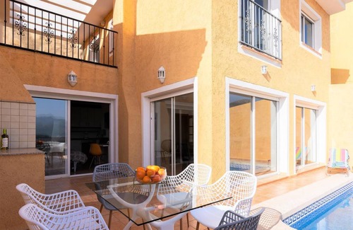 Callosa d' En Sarria House | 143 m² House ∙ 3 bedrooms ∙ 8 guests