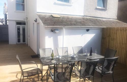 Porthcawl House | 143 New Road Porthcawl