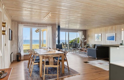 Smidstrup Strand House | 144 m² House ∙ 1 bedroom ∙ 8 guests