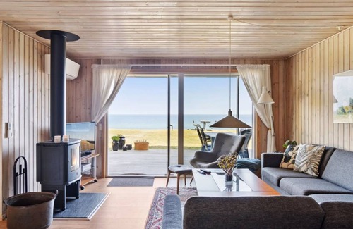 Smidstrup Strand House | 144 m² House ∙ 1 bedroom ∙ 8 guests