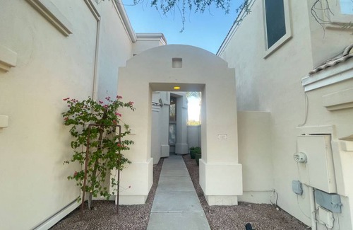 Foothills House | 145 m² House ∙ 2 bedrooms ∙ 4 guests