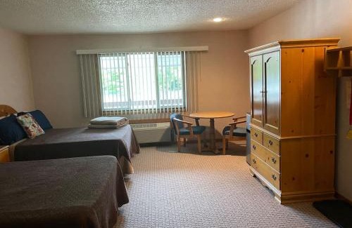Mancelona House | #146 Golf, SkI, Pool Pass Walk to hill