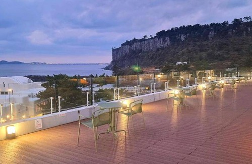 Jungmun Hotel | 148 m² Hotel ∙ 2 bedrooms ∙ 127 guests